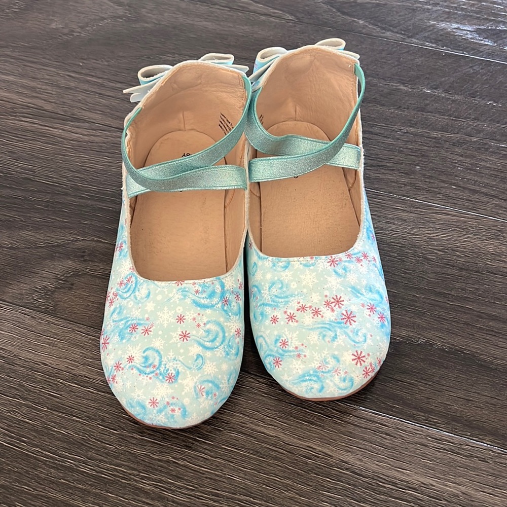 Monkey Feet Frozen Baby Blue MaryJanes with Bow size 7-8y Like New